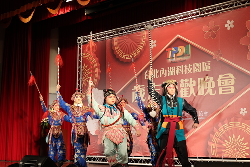 京劇學系學生演出泗州城。