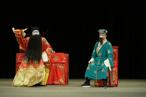 復興京劇團《三國群英會》左起吳山傑飾演曹操、林聲勇飾演蔣幹。