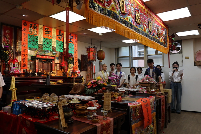 戲曲學院學生會為祖師爺舉辦春季換袍祝壽