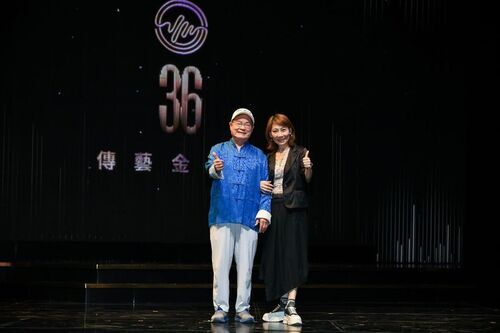 1.第36屆傳藝金曲獎彩排合影,劉福助(左)和郎祖筠(右)。