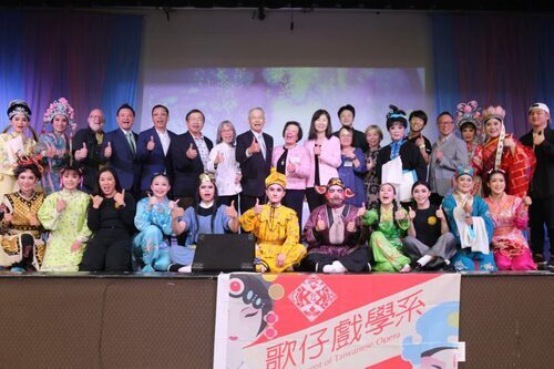 20255月18日，臺灣夜市戲曲文化節在南灣僑教中心熱鬧登場。（薛明珠/大紀元）