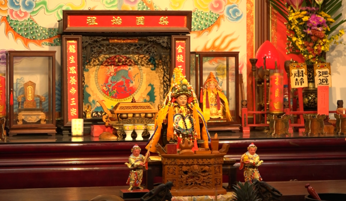 梨園始祖唐明皇換上「蟒袍、王帽」