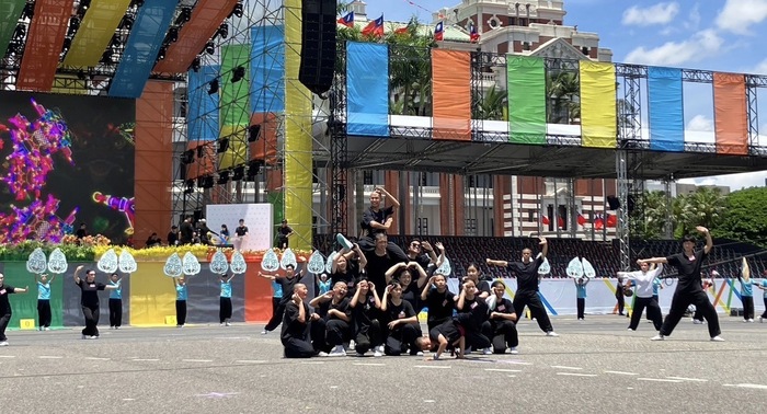 國立臺灣戲曲學院學生賣力彩排520總統就職典禮開場表演