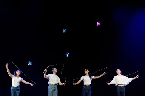 4-第六幕的星空願語將透過螢光扯鈴，營造唯美氛圍