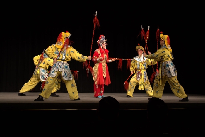 國立臺灣戲曲學院京劇學系學生《虹橋贈珠》劇目演出