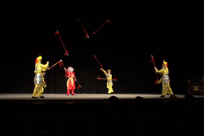 國立臺灣戲曲學院京劇學系學生《虹橋贈珠》精湛演出