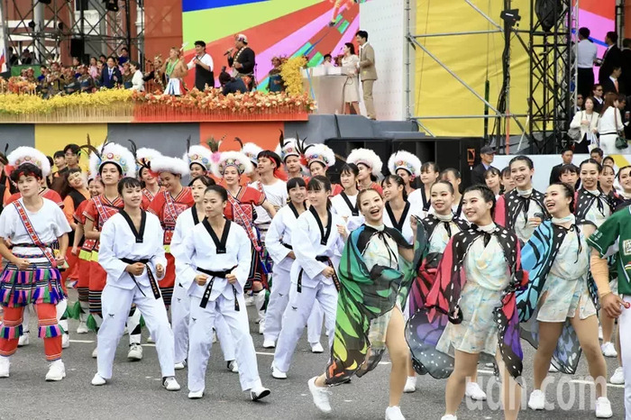 第16任總統副總統就職典禮今天舉行，上午在總統府前進行慶祝大會表演。記者林伯東／攝影