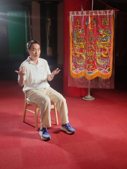 1-國立臺灣戲曲學院前京崑劇團團長偶樹瓊,肯定王瓊玲為傳統戲曲開拓出嶄新的精神風貌。