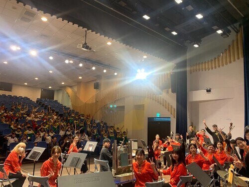 6.戲曲學院戲曲音樂學系至花蓮明義國小辦理講座音樂會。(國立臺灣戲曲學院提供)
