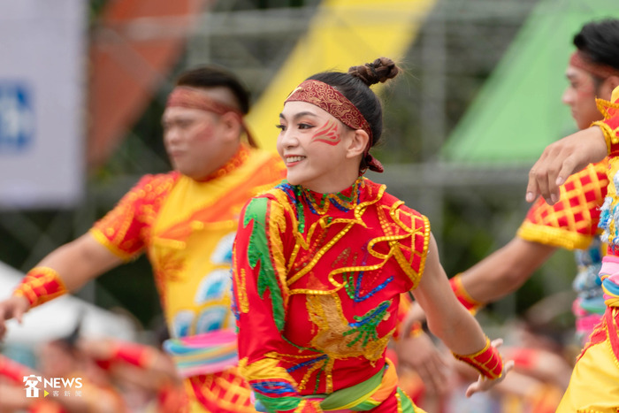 《祈求吉慶 歡喜台灣》，由國立臺灣戲曲學院、臺灣特技團、九天民俗技藝團帶來精彩表演。范修語攝
