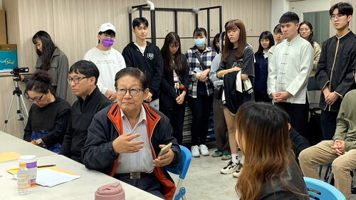 評審討論甄選結果，對評分均一件非常一致。(張莉婕提供)