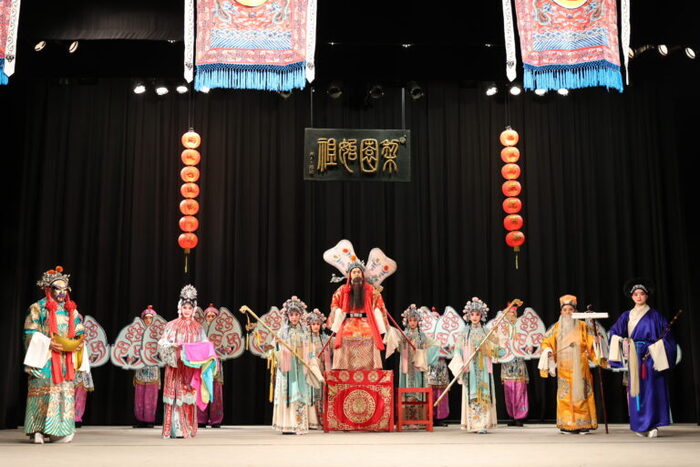 《天官大賜福》作為壓軸表演節目，贏得滿堂彩。﹝照片由戲曲學院提供﹞