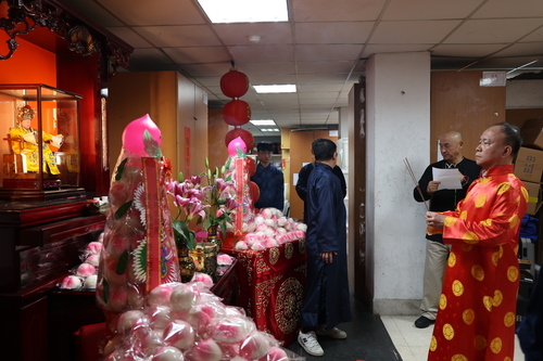 復興京劇團張德天團長上香