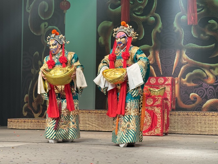 國立臺灣戲曲學院開台大典，復興京劇團「跳財神」演出.jpg