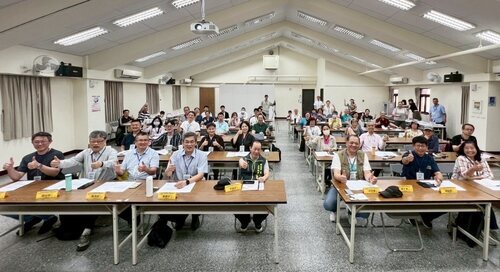 中國科大USR計畫舉辦「地方文化與傳統知識的發掘、詮釋和轉譯SIG交流論壇」，與會嘉賓合影。 校方／提供